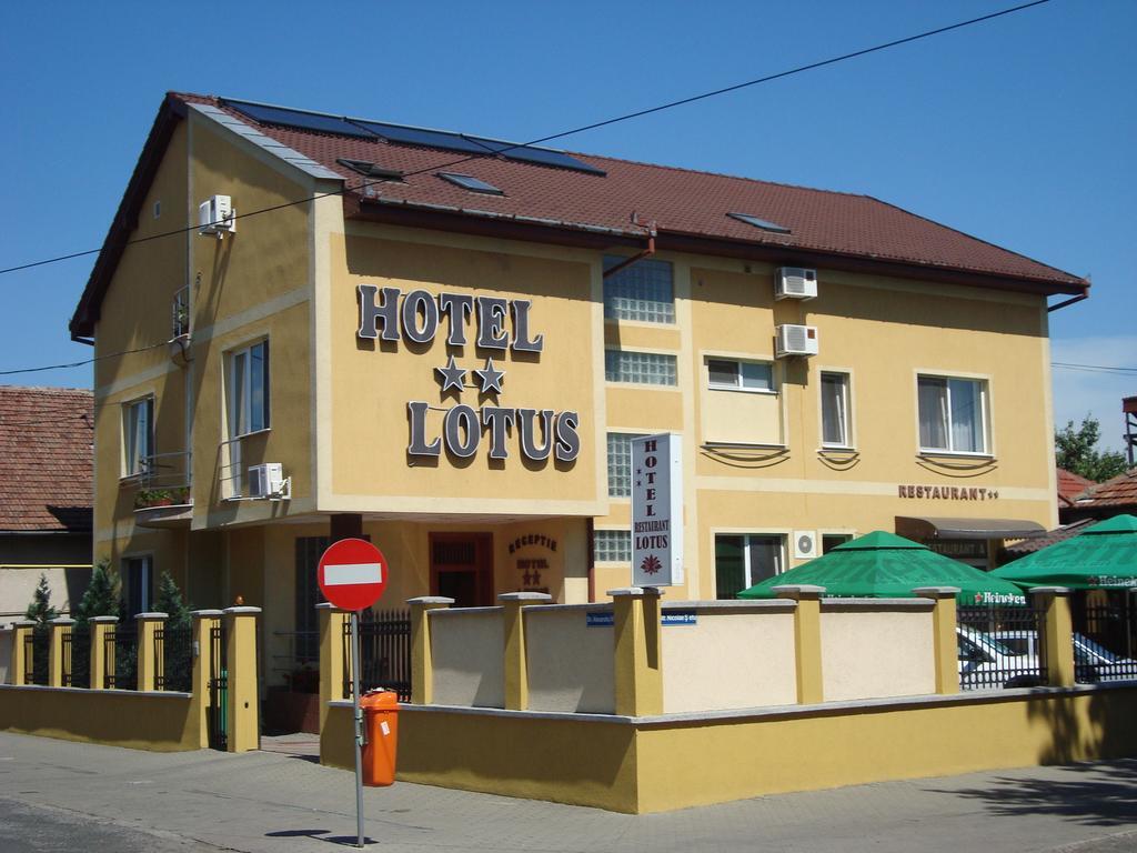 Hotel Lotus Arad Exterior foto